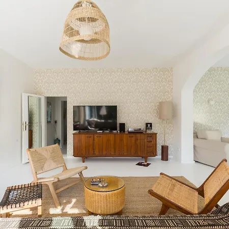 Elegant Pool - Vienna Limit * Hennersdorf