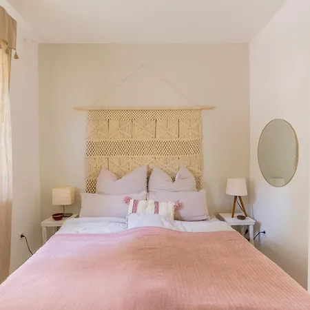 Elegant Pool - Vienna Limit * Hennersdorf