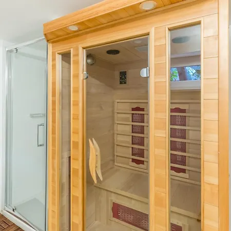 Elegant Pool - Vienna Limit * Hennersdorf