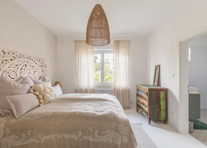 Elegant Pool - Vienna Limit * Hennersdorf