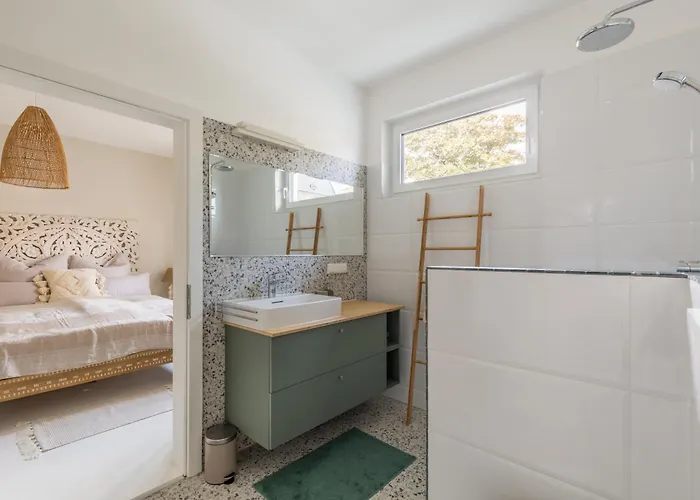 Elegant Pool - Vienna Limit Villa Hennersdorf