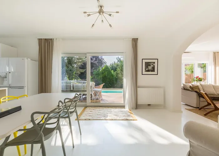 Elegant Pool - Vienna Limit Villa