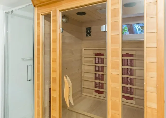 Elegant Pool - Vienna Limit * Hennersdorf