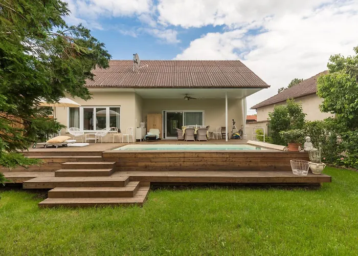 Elegant Pool - Vienna Limit Villa Hennersdorf