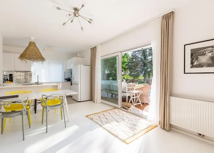 Elegant Pool - Vienna Limit * Hennersdorf